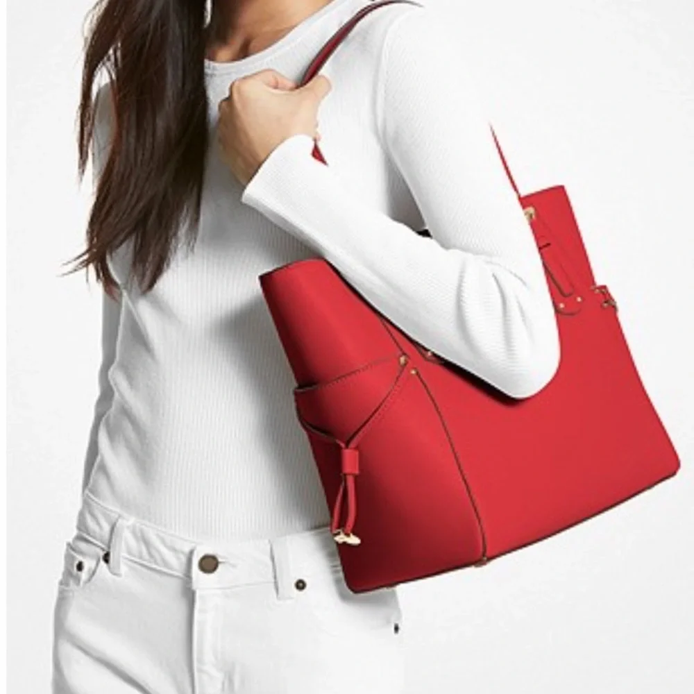 Michael Kors Voyager Saffiano Leather Tote Bag Style# 30H1GV6T4T NWT Crimson